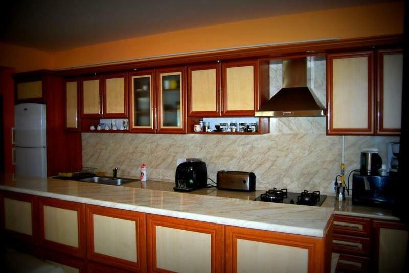 Viktor Vendeghaz Es Apartmanhaz Baktaloranthaza Exterior photo